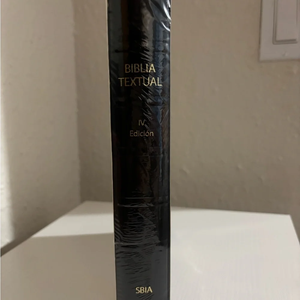 Biblia Textual IV Edición piel negra EDICIÓN Español